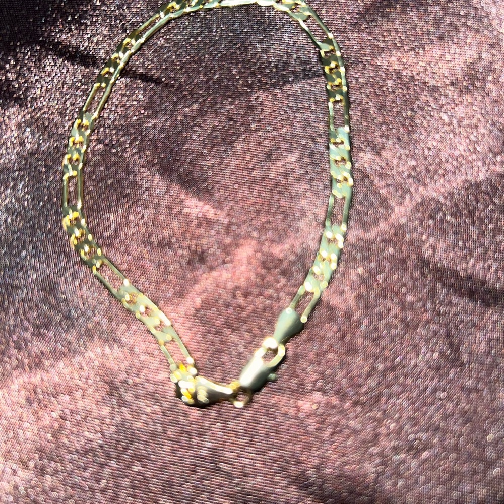 Brand new 14k Gold Link Bracelet